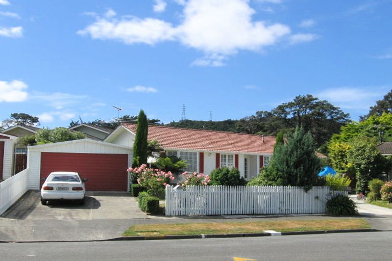Photo of property in 4 Wyoming Grove, Totara Park, Upper Hutt, 5018