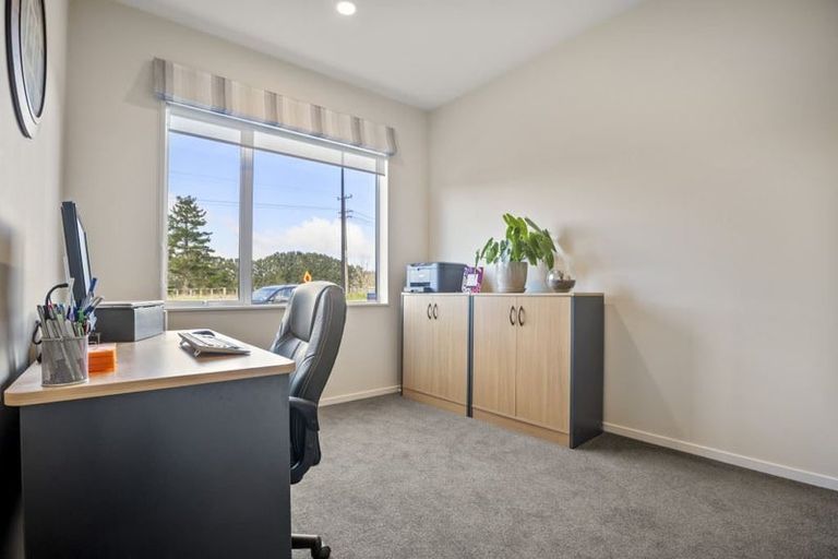 Photo of property in 11 Nobilo Road, Kumeu, 0810