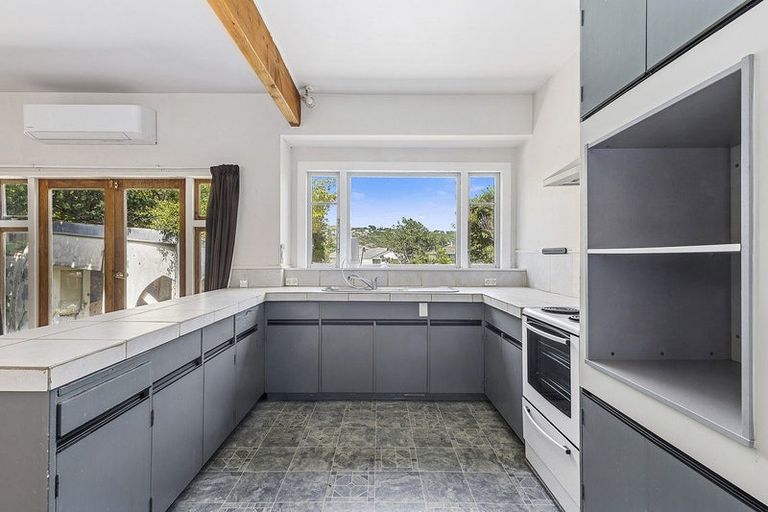 Photo of property in 52 Main Road, Titahi Bay, Porirua, 5022