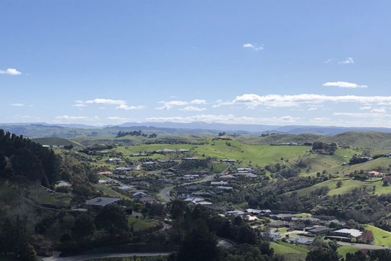 Photo of property in 15 Te Roera Drive, Taradale, Napier, 4112