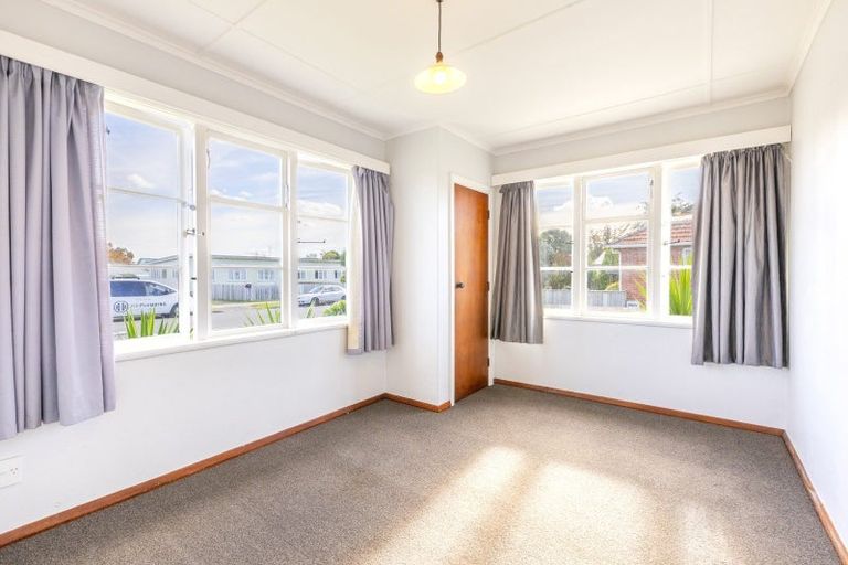 Photo of property in 50 Barker Road, Marewa, Napier, 4110