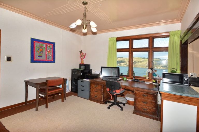 Photo of property in 17 Junction Road, Ravensbourne, Dunedin, 9022