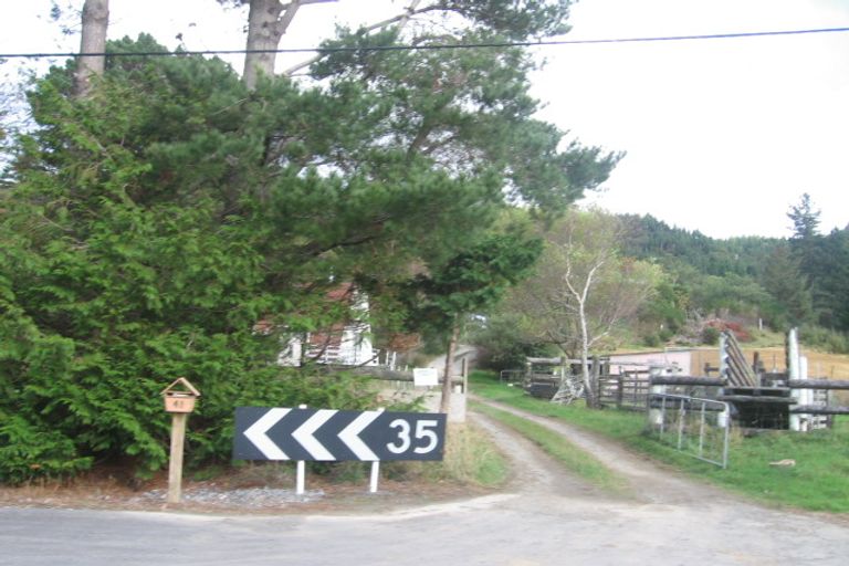 Photo of property in 41 Crowther Road, Wainuiomata, 5373