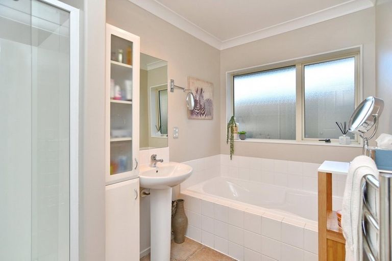 Photo of property in 5 Amoka Crescent, Parklands, Christchurch, 8083