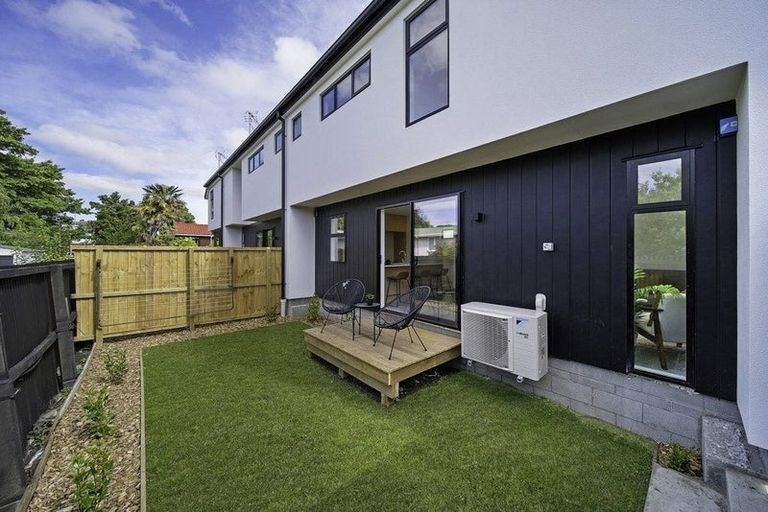 Photo of property in 2/14 Croydon Street, Sydenham, Christchurch, 8023