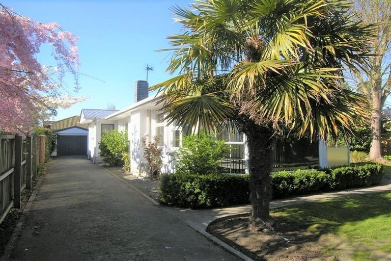 Photo of property in 130 Blighs Road, Strowan, Christchurch, 8052