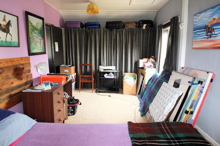 Photo of property in 13 Beach Street, Tangimoana, 4822