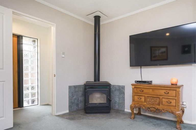 Photo of property in 42 Brandon Hall Road, Bulls, 4894