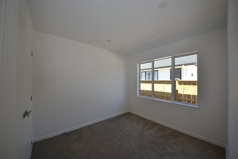 Photo of property in 32 Johns Creek Crescent, Silverdale, 0932