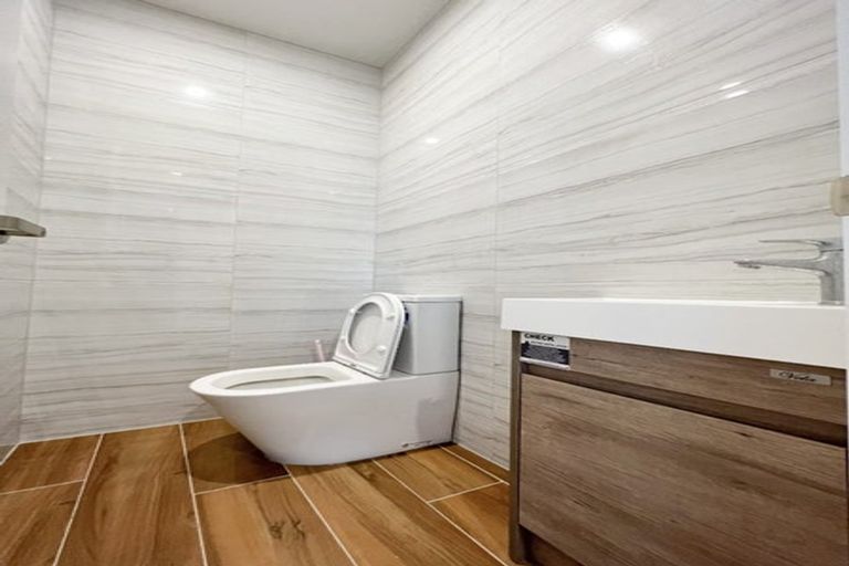 Photo of property in 33 Riroriro Road, Hobsonville, Auckland, 0616