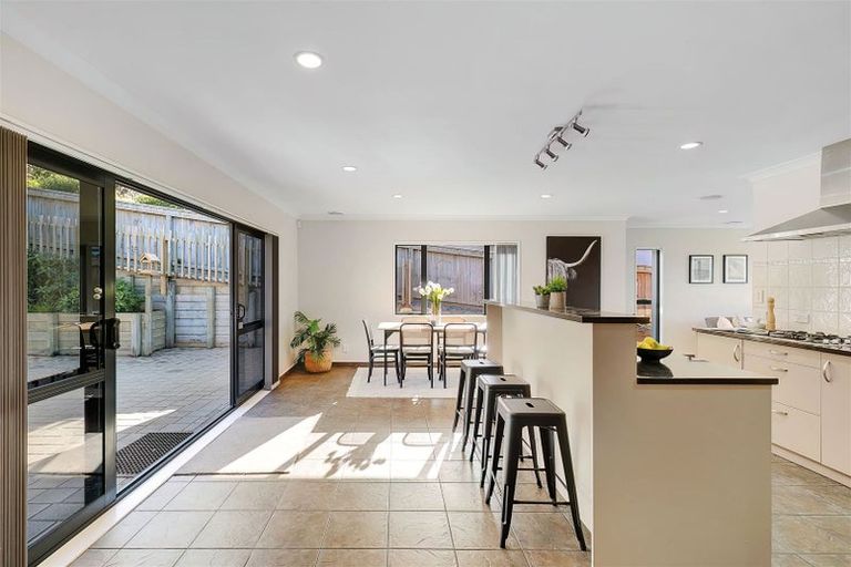 Photo of property in 16 Dusky Crescent, Aotea, Porirua, 5024