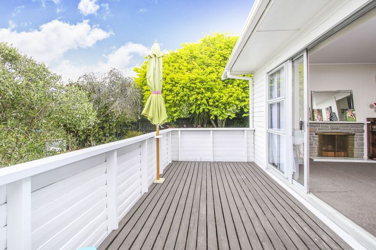 Photo of property in 26 Kirby Street, Glendene, Auckland, 0602