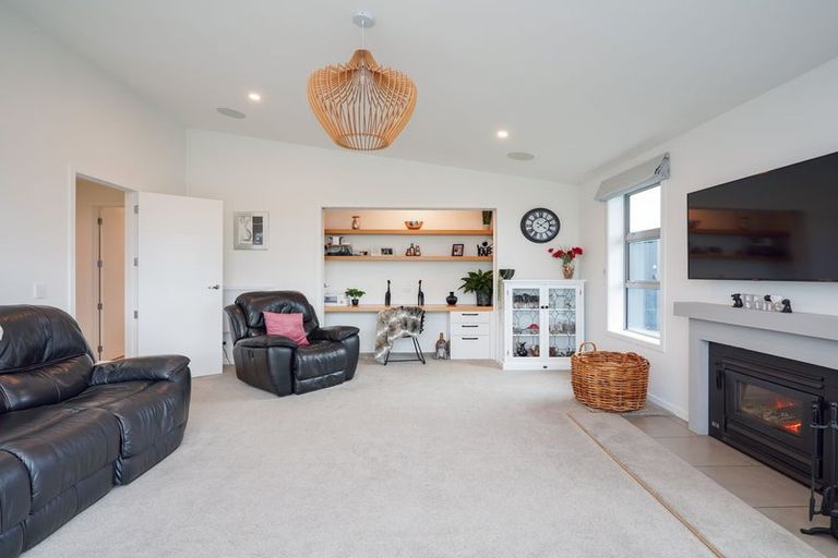 Photo of property in 11 Majestic Chance, Seaward Bush, Invercargill, 9812