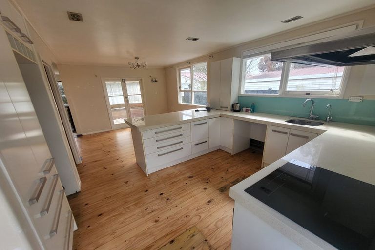 Photo of property in 50 Gossamer Drive, Pakuranga Heights, Auckland, 2010