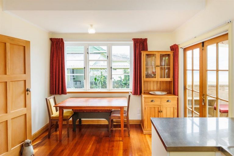 Photo of property in 55 Savage Crescent, West End, Palmerston North, 4412