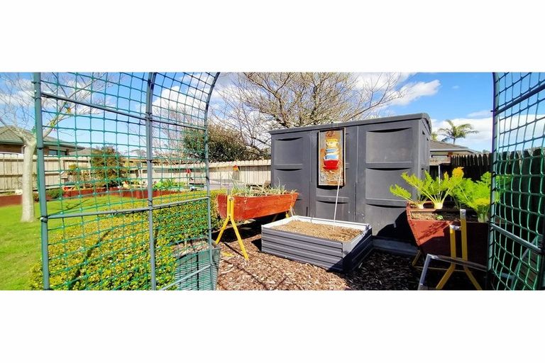 Photo of property in 11a Dawn Place, Waiuku, 2123