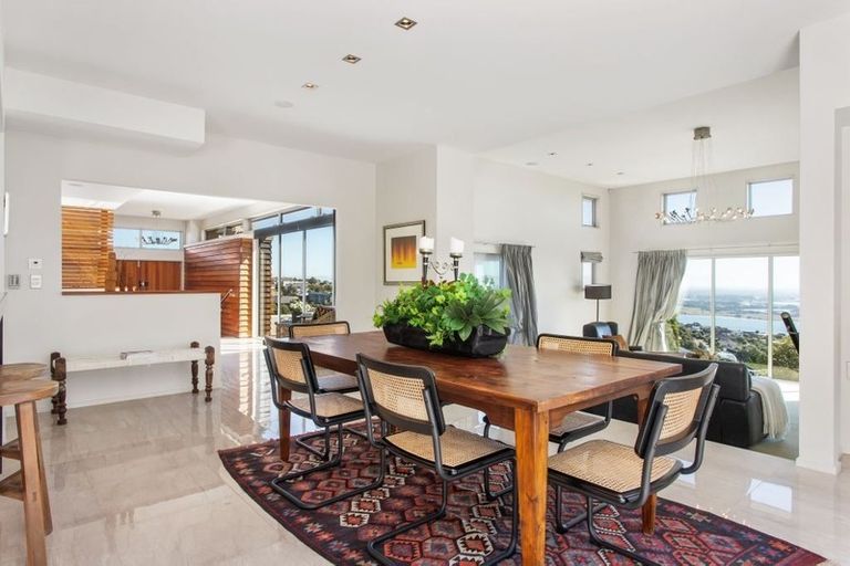 Photo of property in 2 Serenata Lane, Redcliffs, Christchurch, 8081