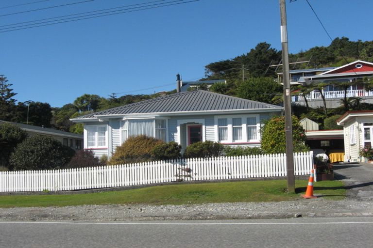 Photo of property in 19 Main South Road, Karoro, Greymouth, 7805
