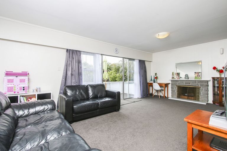 Photo of property in 26 Kirby Street, Glendene, Auckland, 0602
