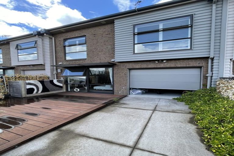 Photo of property in 16 Oioi Road, Hobsonville, Auckland, 0616