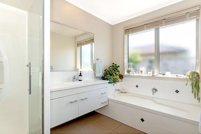 Photo of property in 49 Sterling Park, Lytton West, Gisborne, 4010