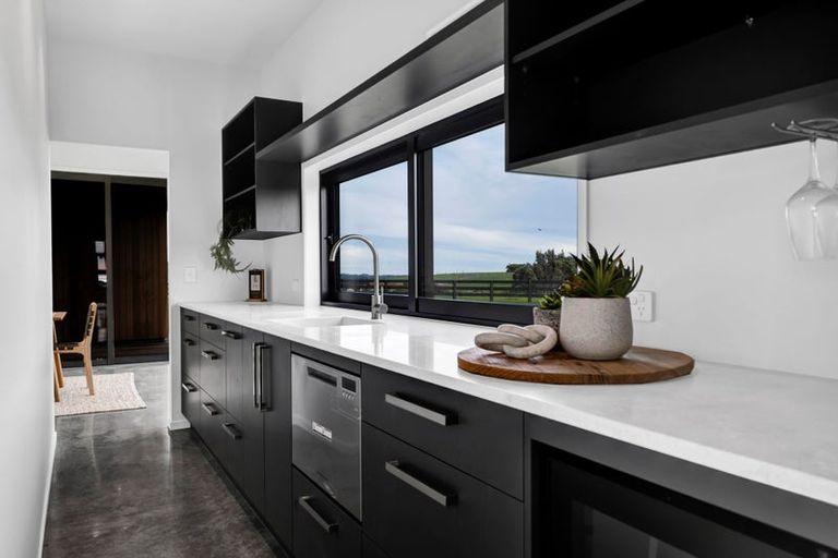 Photo of property in 29 Washer Road, Omata, New Plymouth, 4374