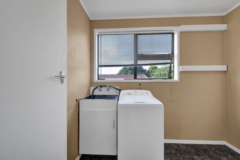 Photo of property in 9 Elgin Grove, Merrilands, New Plymouth, 4312