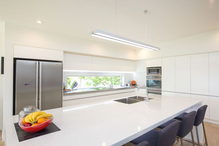 Photo of property in 16 Grand Oaks Drive, Awapuni, Palmerston North, 4412