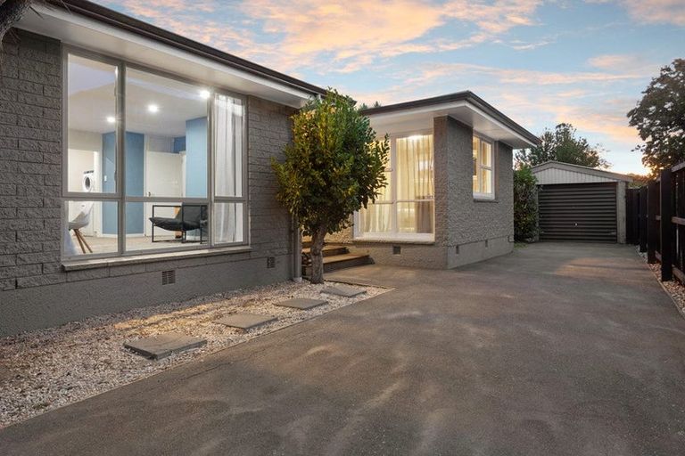 Photo of property in 7 Lake Terrace Road, Burwood, Christchurch, 8061