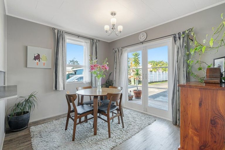 Photo of property in 34 Cramond Drive, Mangere East, Auckland, 2024