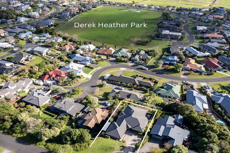 Photo of property in 15 Tironui Terrace, Western Heights, Hamilton, 3200