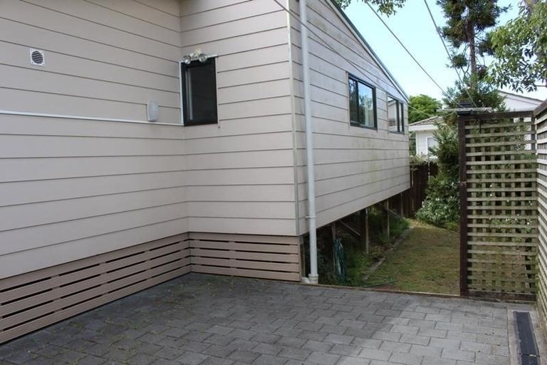 Photo of property in 53 Triangle Road, Massey, Auckland, 0614