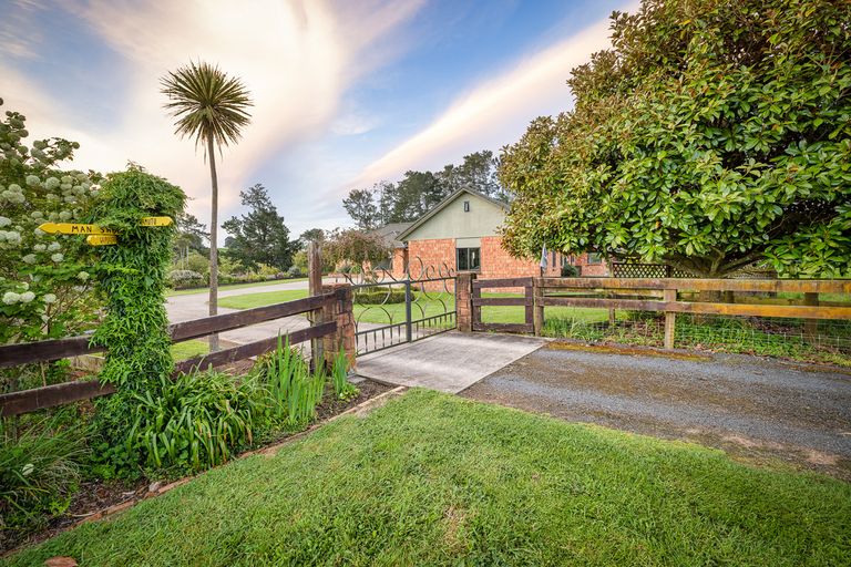 Photo of property in 858a Pirongia Road, Pirongia, Te Awamutu, 3876