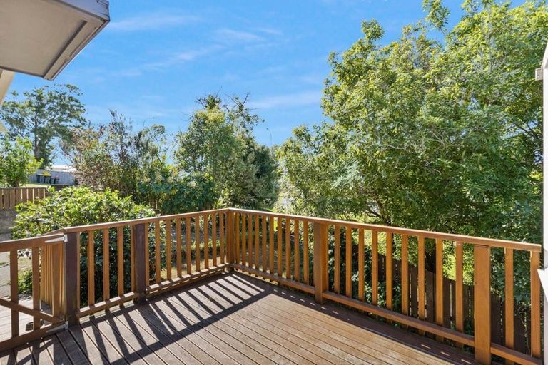 Photo of property in 24 Leaver Place, Weymouth, Auckland, 2103