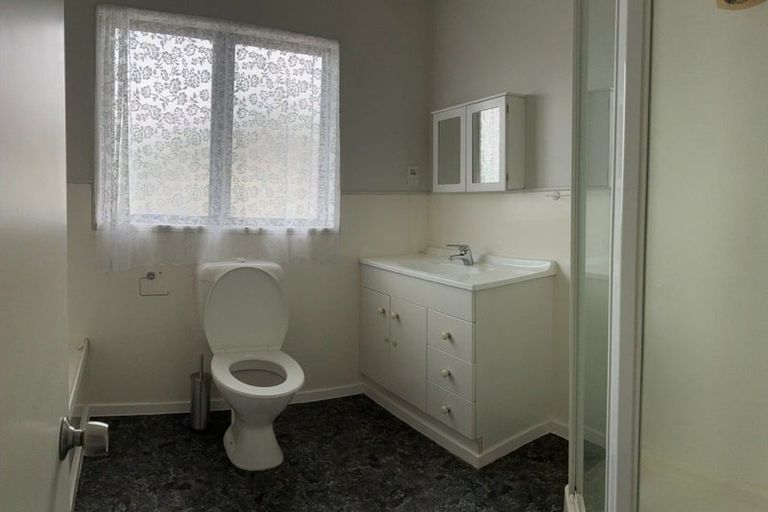 Photo of property in 24 Mcinnes Road, Weymouth, Auckland, 2103