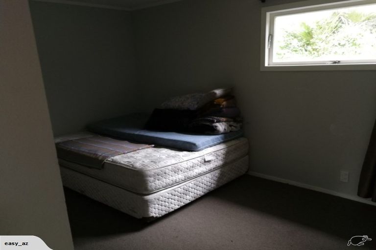 Photo of property in 6 Vineyard Road, Henderson Valley, Auckland, 0614