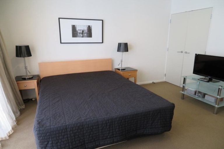 Photo of property in Terrace Heights Apartments, 2/163p The Terrace, Wellington Central, Wellington, 6011