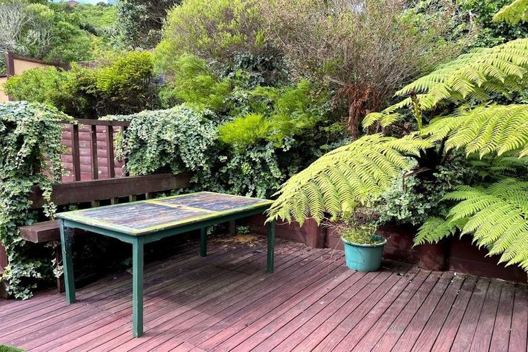 Photo of property in 69 Woodhouse Avenue, Karori, Wellington, 6012