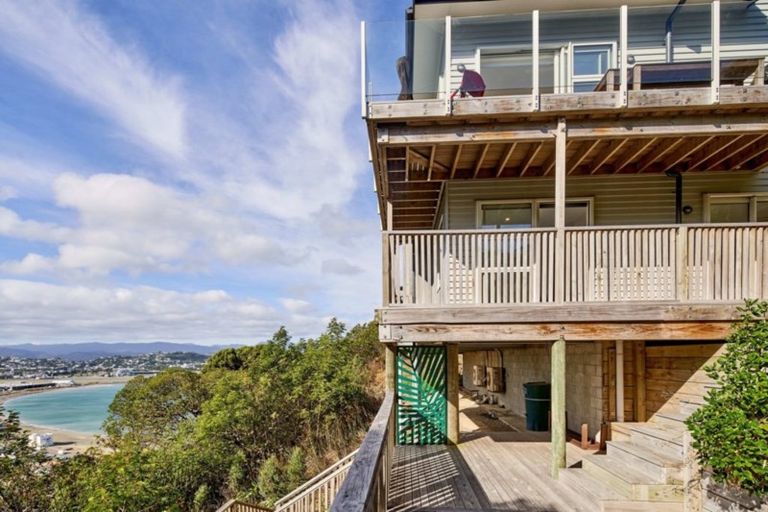 Photo of property in 9 Pari Tai Way, Houghton Bay, Wellington, 6023
