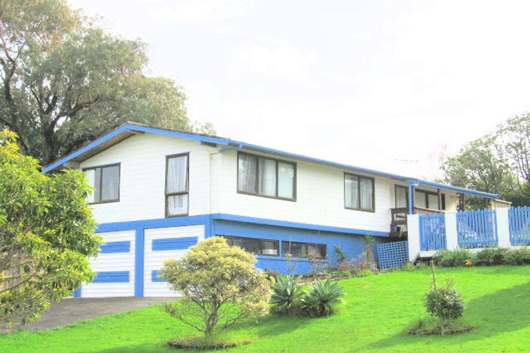 Photo of property in 8 Amorino Drive, Red Beach, 0932