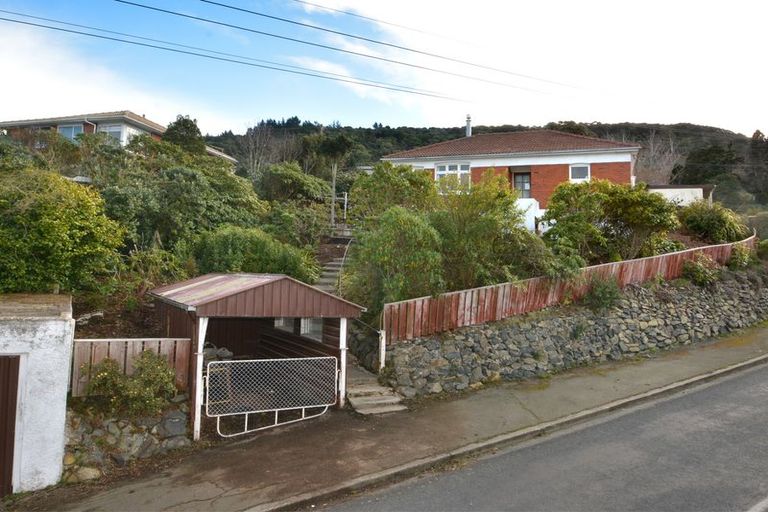 Photo of property in 17 Junction Road, Ravensbourne, Dunedin, 9022