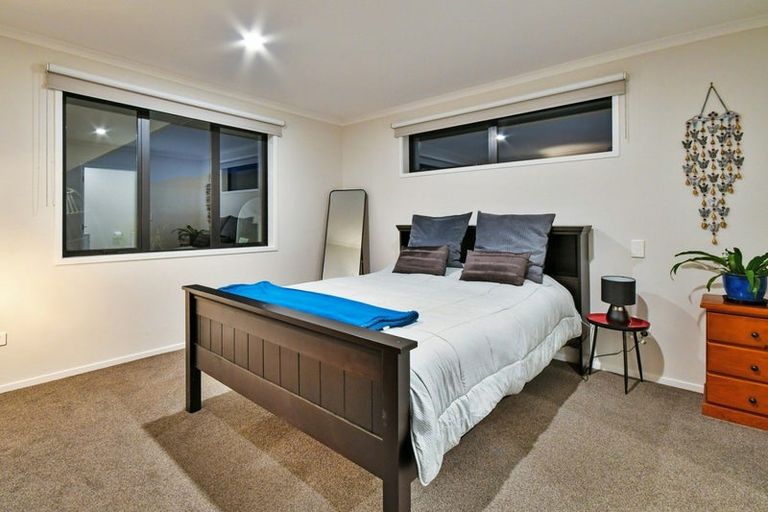 Photo of property in 18 Leathem Crescent, Pokeno, 2402