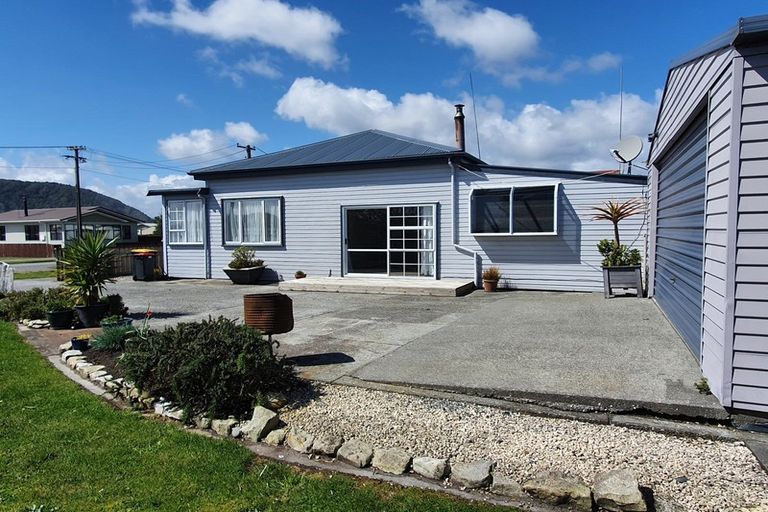 Photo of property in 6 O'grady Street, Blaketown, Greymouth, 7805