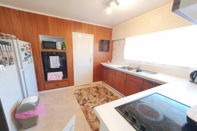 Photo of property in 57 Ray Small Drive, Pahurehure, Papakura, 2113