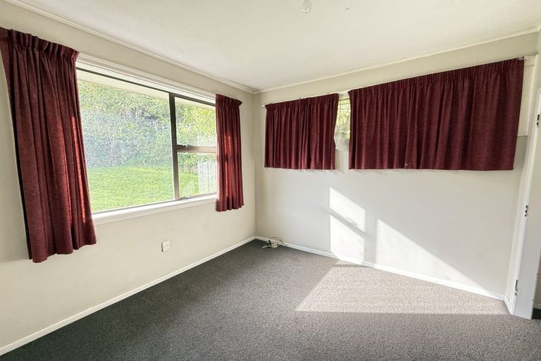 Photo of property in 1/18 Cypress Place, Sunnynook, Auckland, 0620