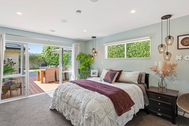 Photo of property in 8 Otupoa Way, Paraparaumu, 5032