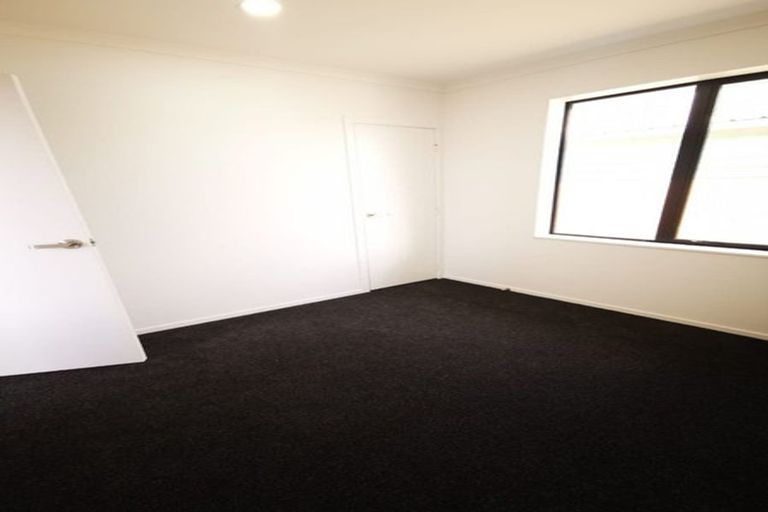 Photo of property in 124c Rosier Road, Glen Eden, Auckland, 0602