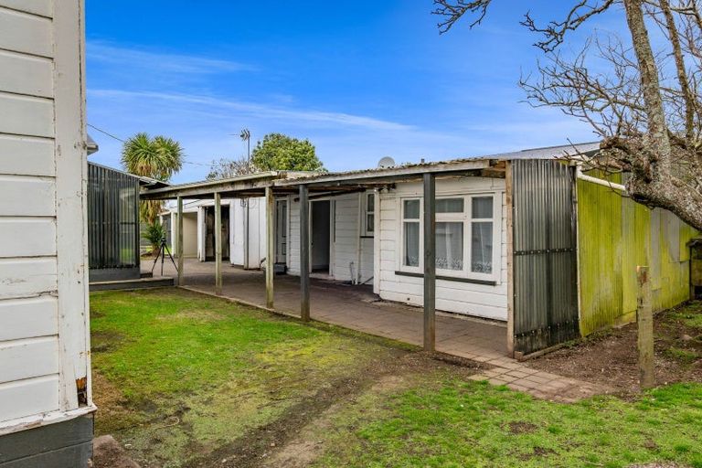 Photo of property in 76 South Road, Manaia, 4612