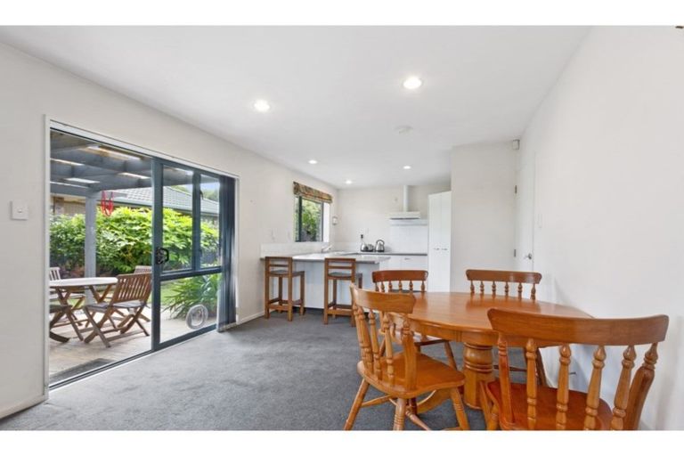 Photo of property in 12 Showgate Avenue, Sockburn, Christchurch, 8042
