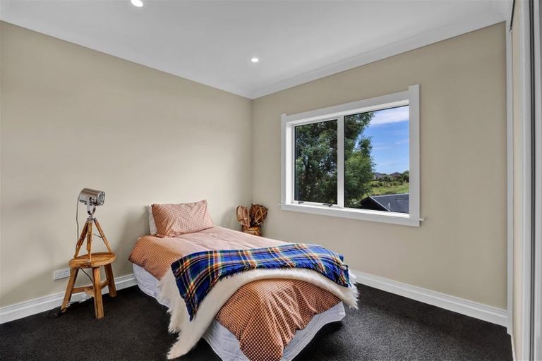 Photo of property in 22 Maple Crescent, Whalers Gate, New Plymouth, 4310